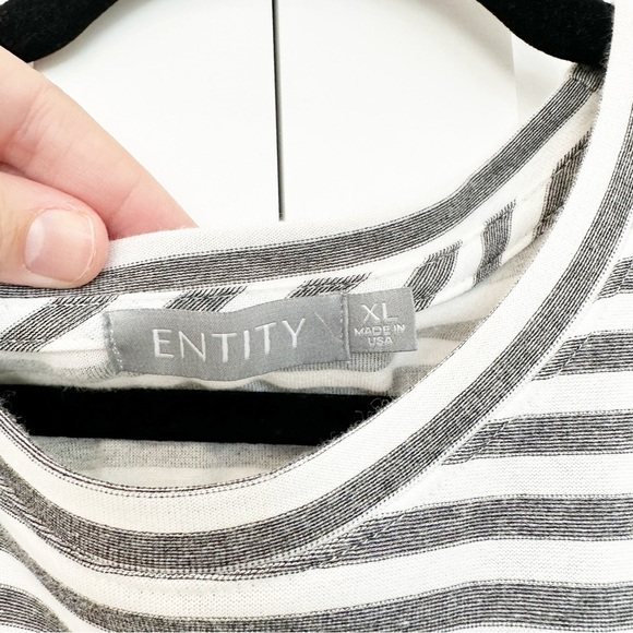ENTITY | Striped Crew Neck Shirt Size XL - Picture 4 of 5